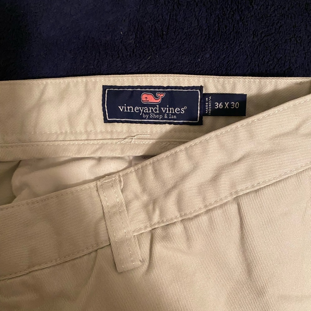Men’s Khaki Vineyard Vines Club Pants